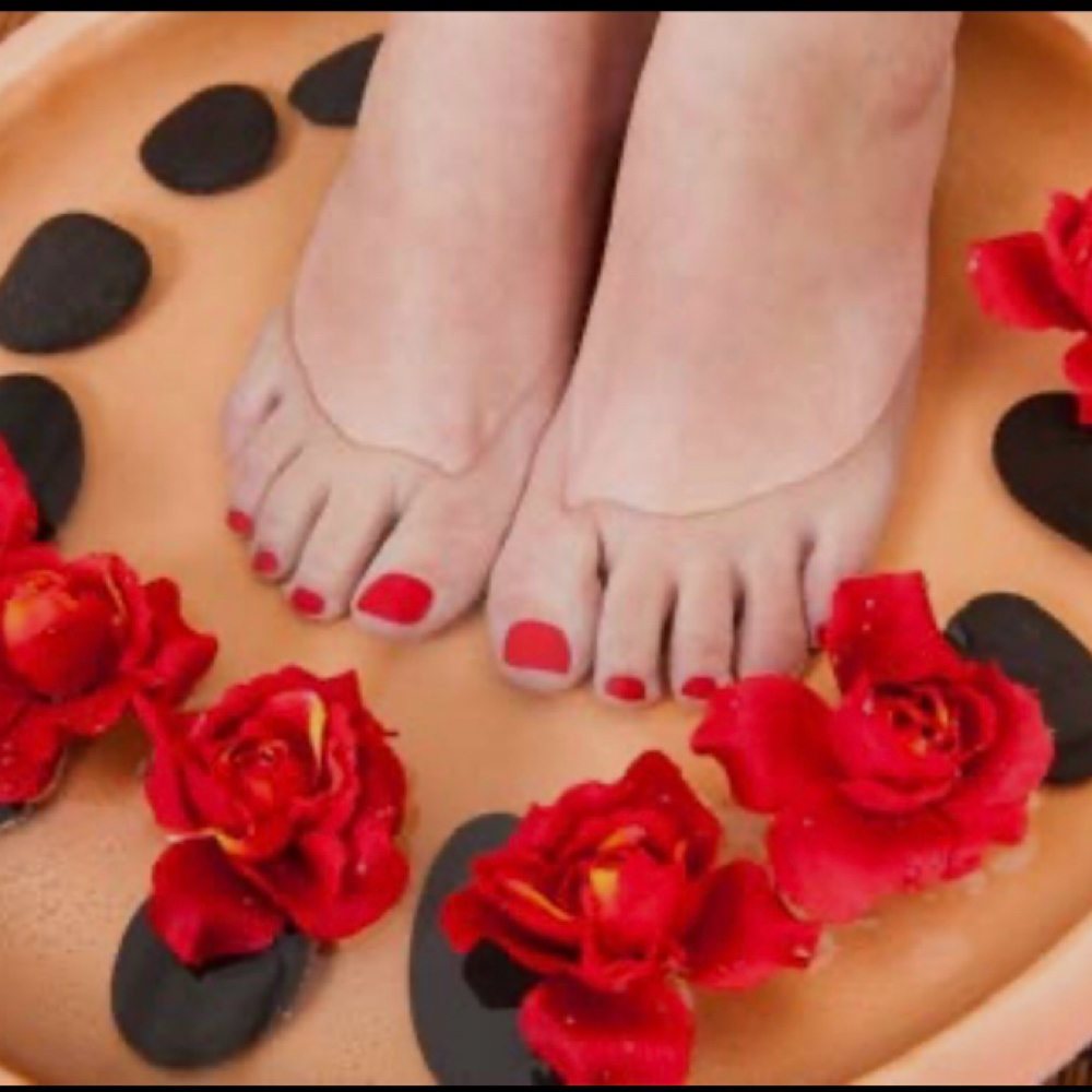LUXURY SPA PEDICURE